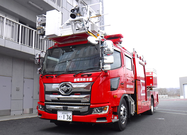 屈折はしご付消防ポンプ自動車