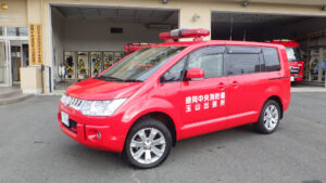 広報車